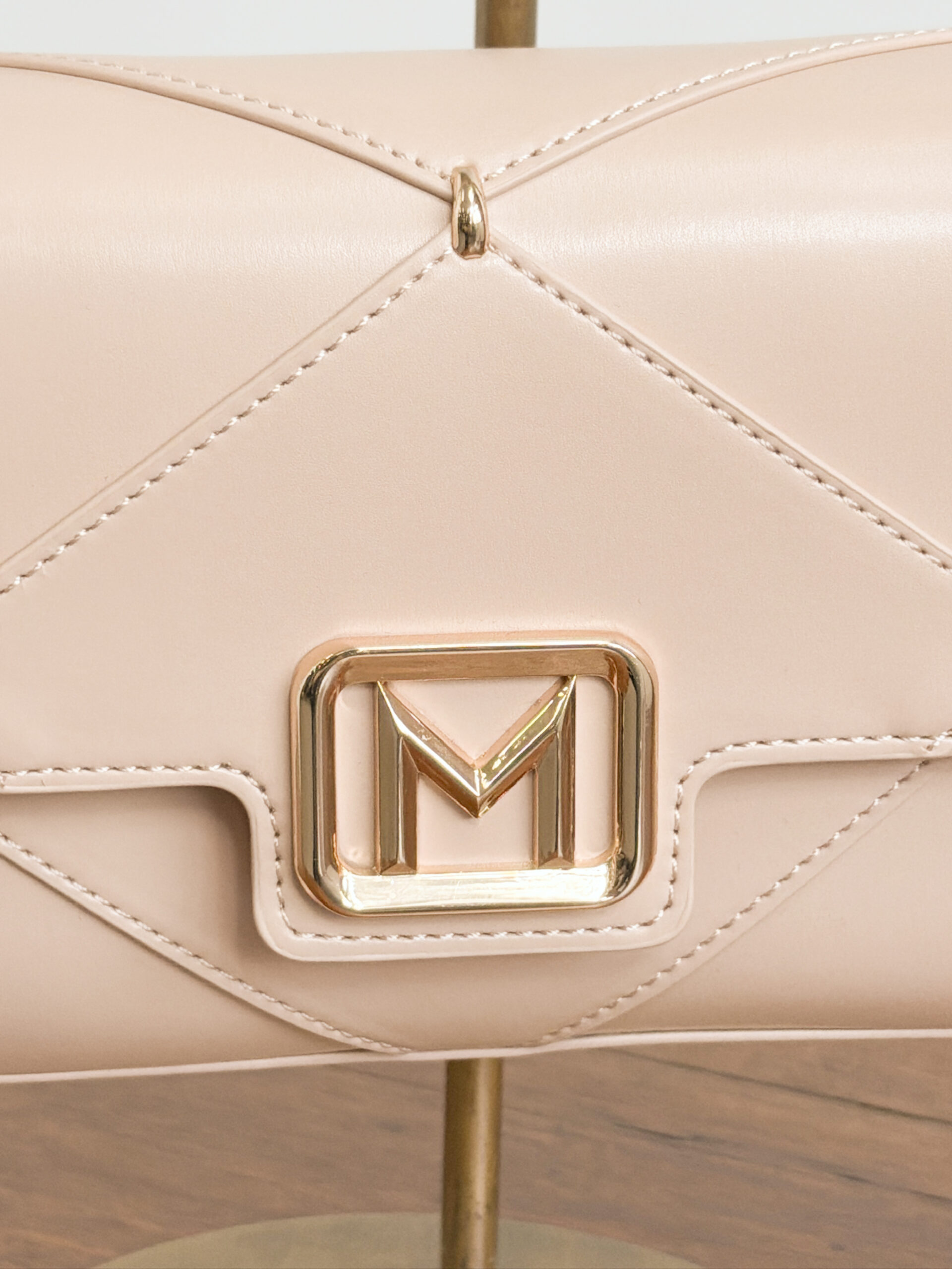 マレーラ フェイクレザーダイヤステッチチェーンバッグ
