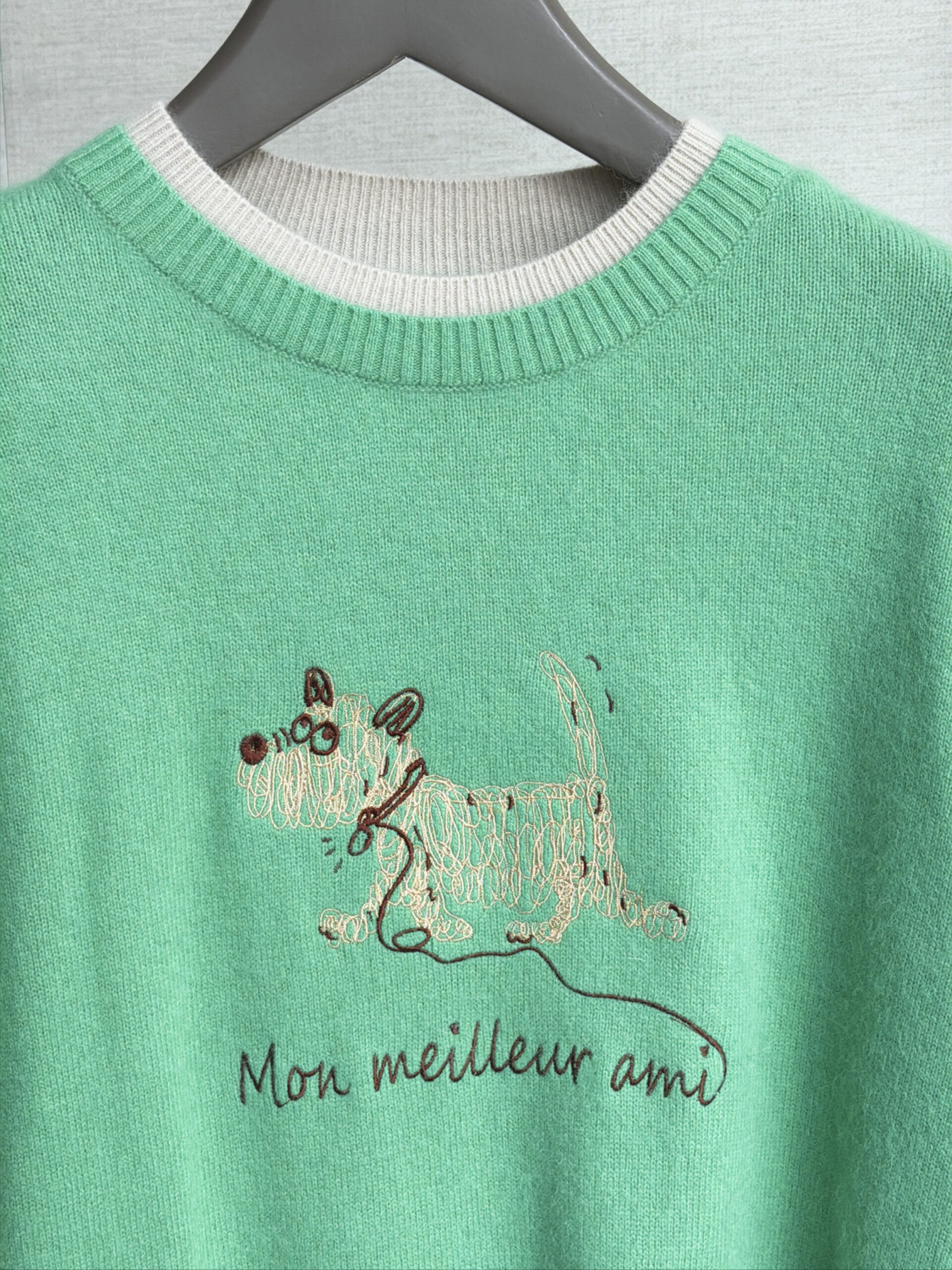セモア ふんわりドッグ刺繍クルーネックニット