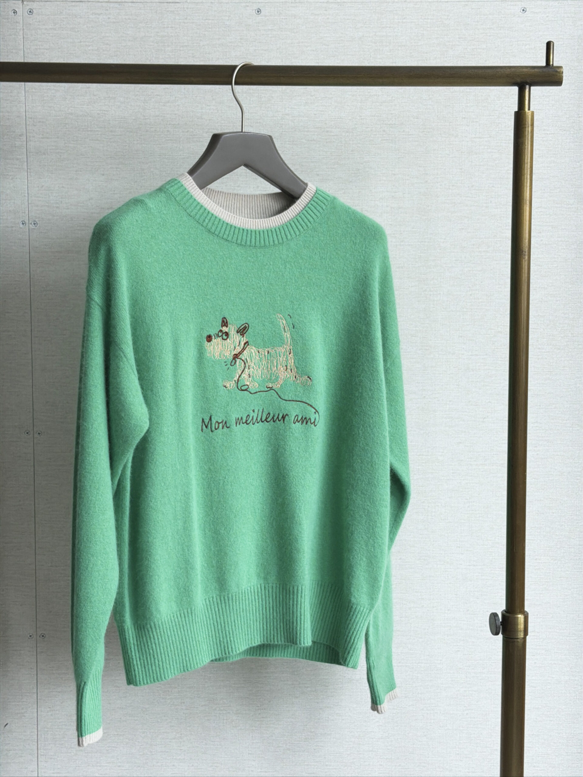 セモア ふんわりドッグ刺繍クルーネックニット