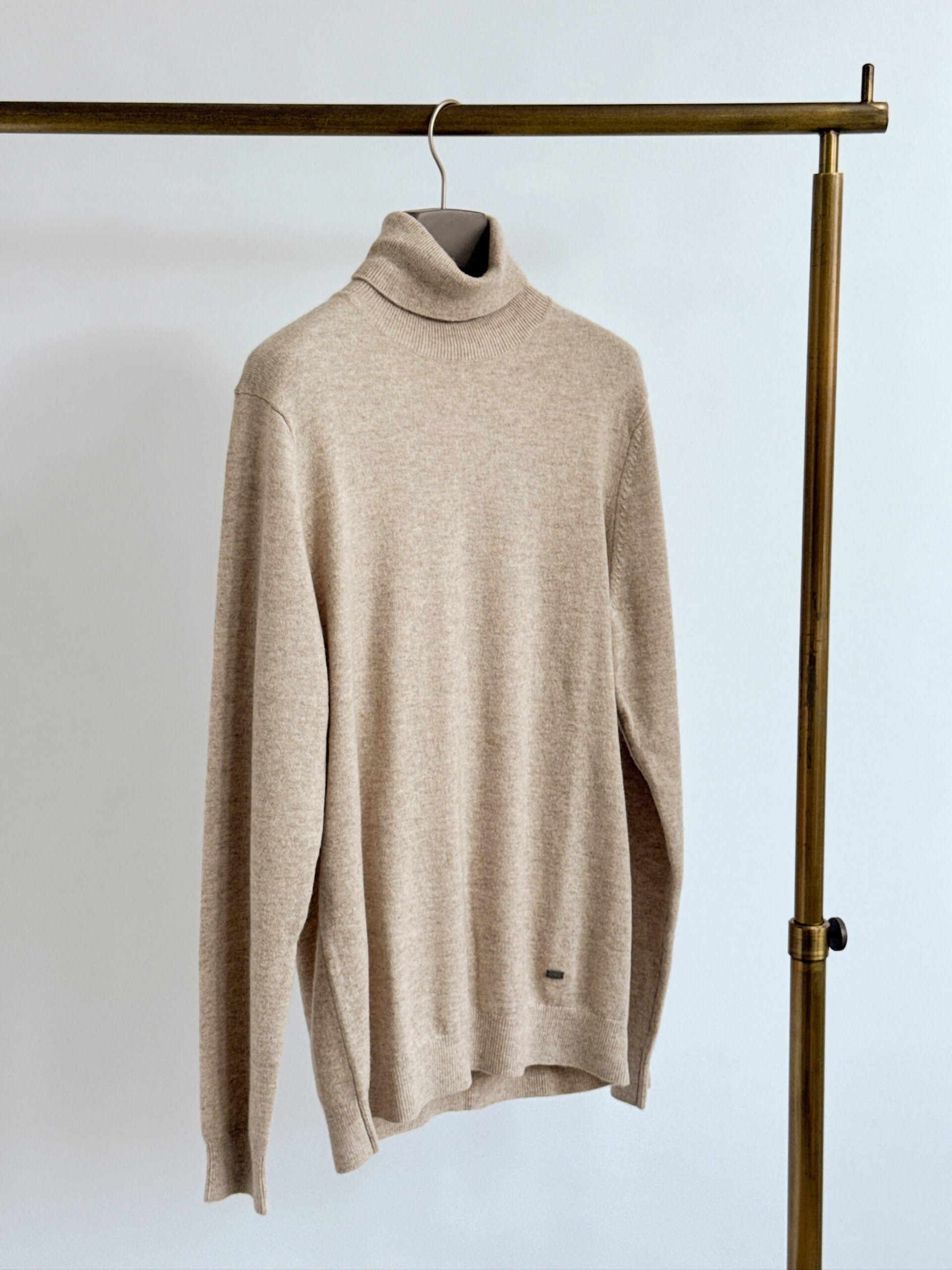 オルドス カシミヤタートルネックニット