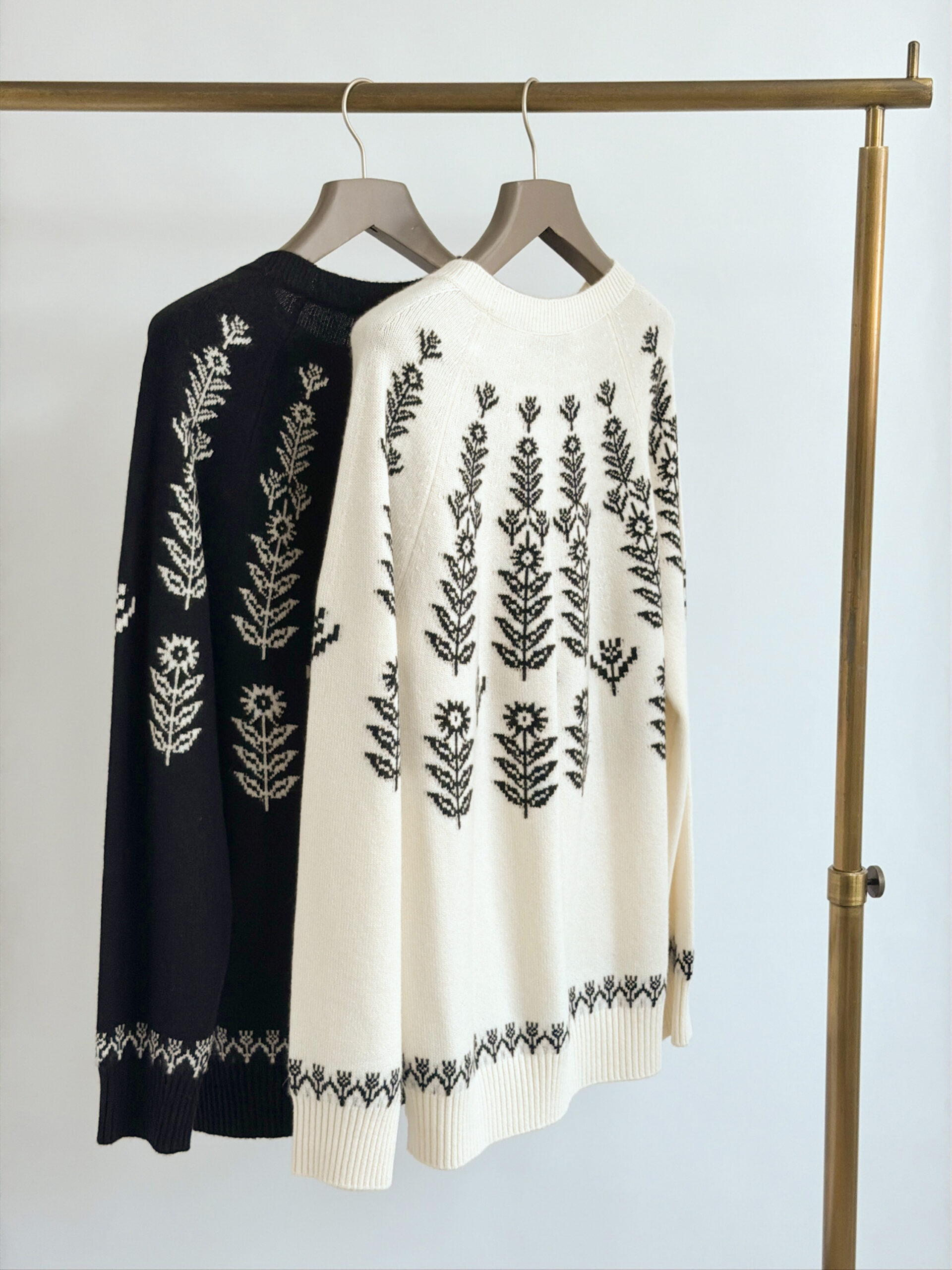 オルドス 北欧風フラワーカシミヤニット