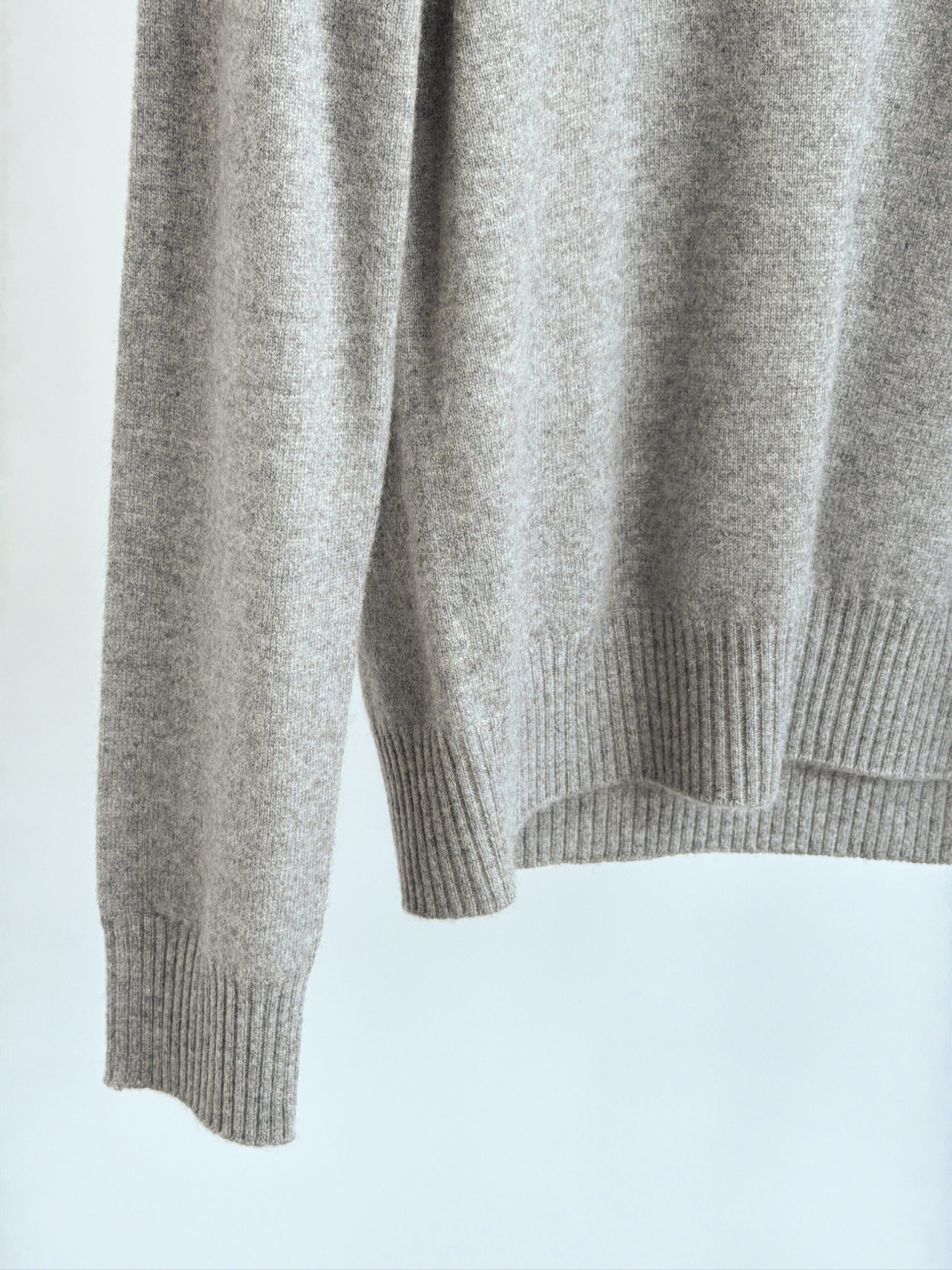 オルドス カシミヤ100 キーネックニットプルオーバー