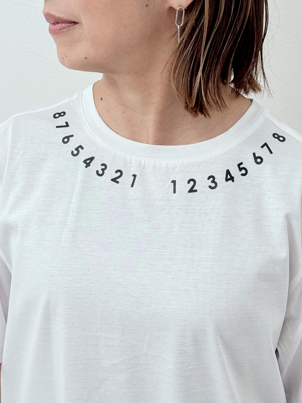 スタッフデザインT　ちょこっとナンバーTシャツ